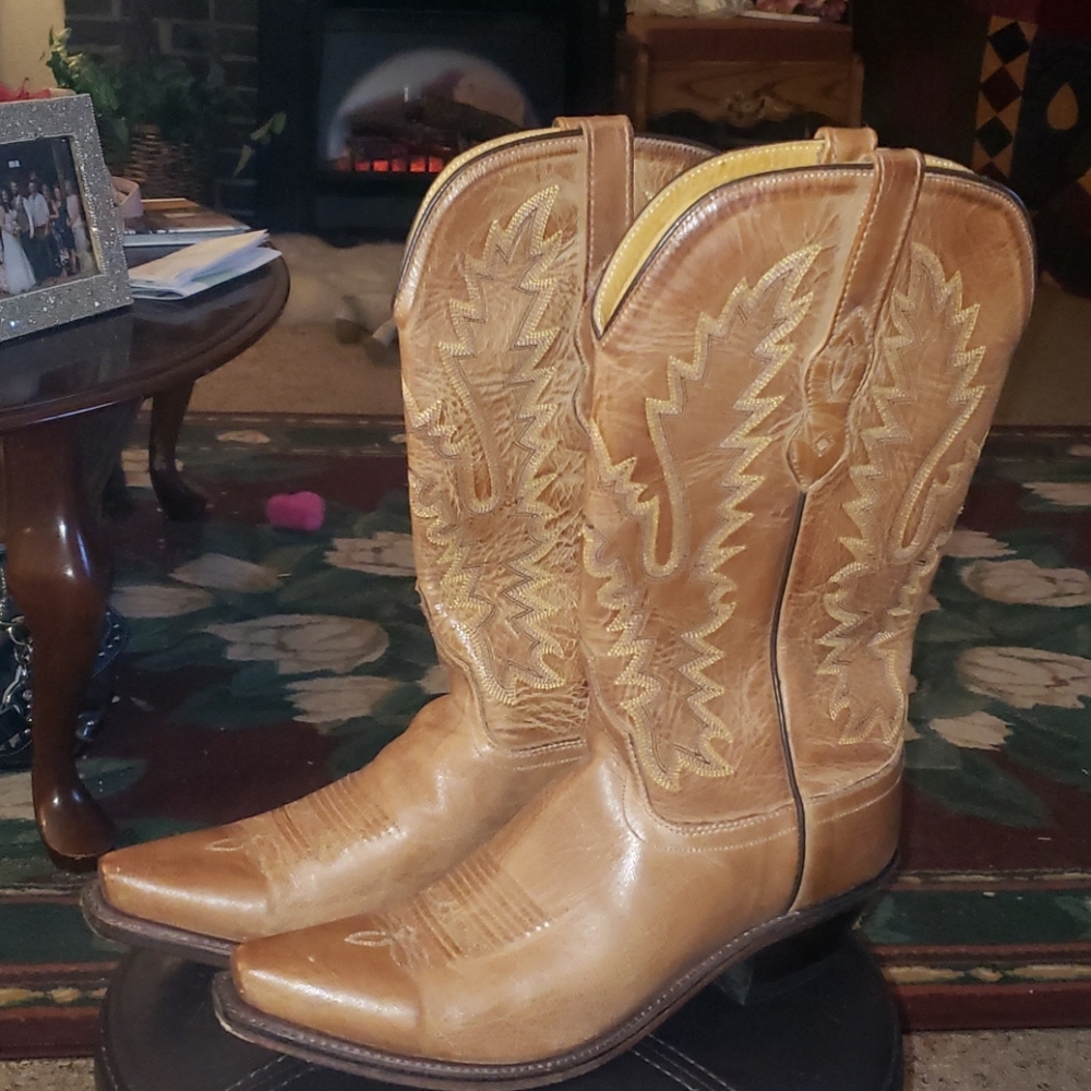 Old West boots